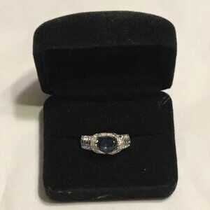 Vintage and very lovely Avon ring w/ large blue and small clear rhinestones